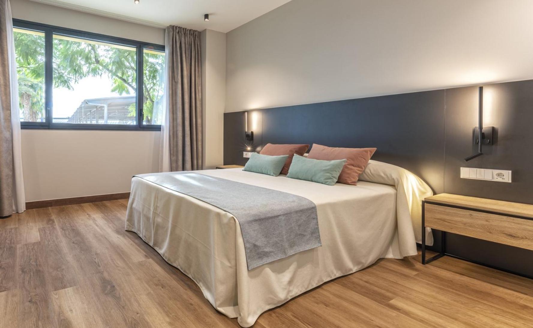 Hotel Villa Universitaria San Vicente Raspeig Bagian luar foto