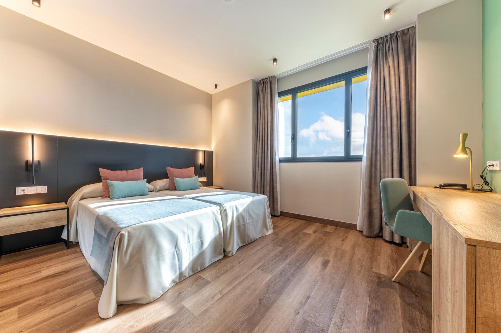Hotel Villa Universitaria San Vicente Raspeig Bagian luar foto