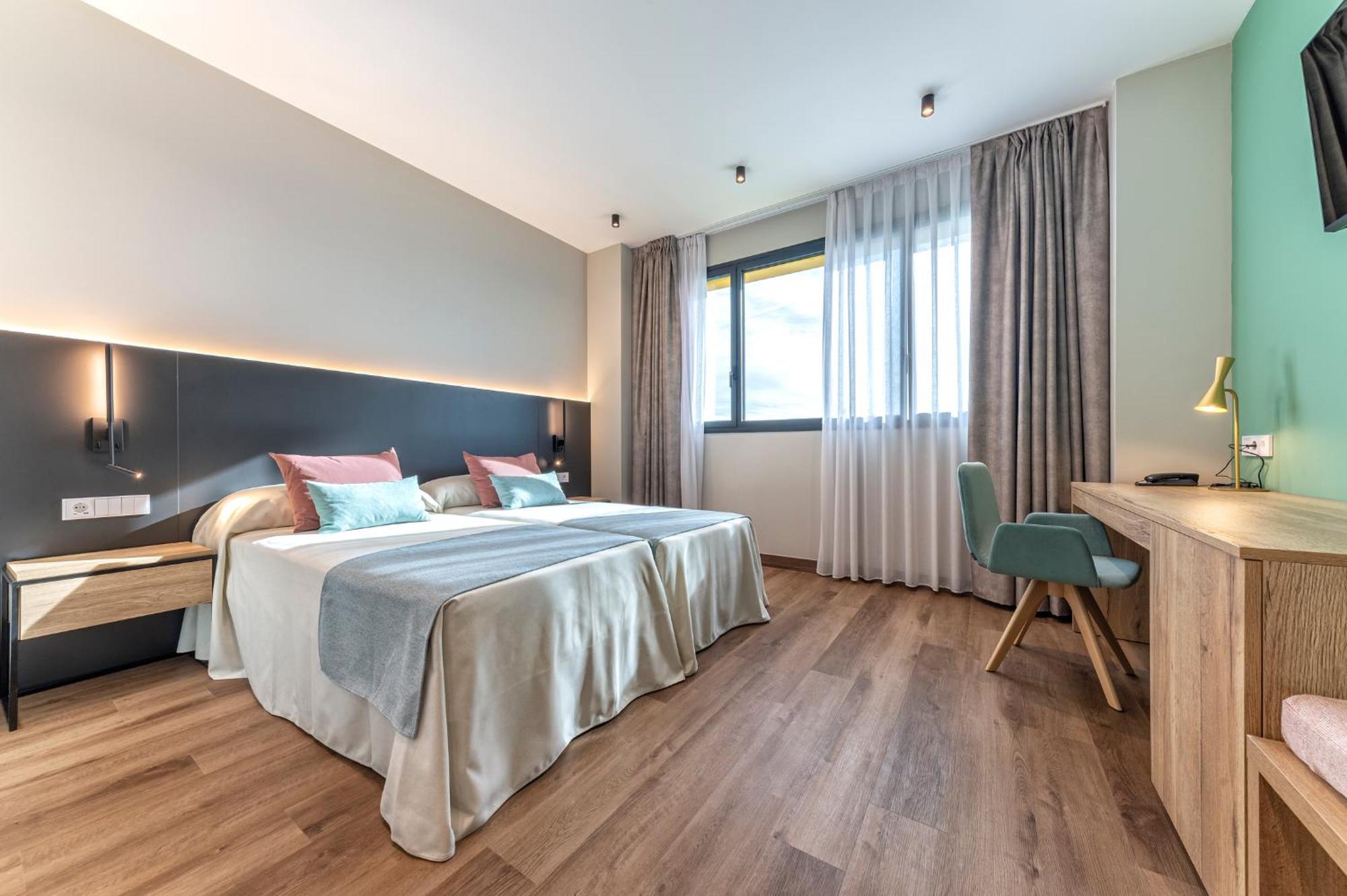 Hotel Villa Universitaria San Vicente Raspeig Bagian luar foto